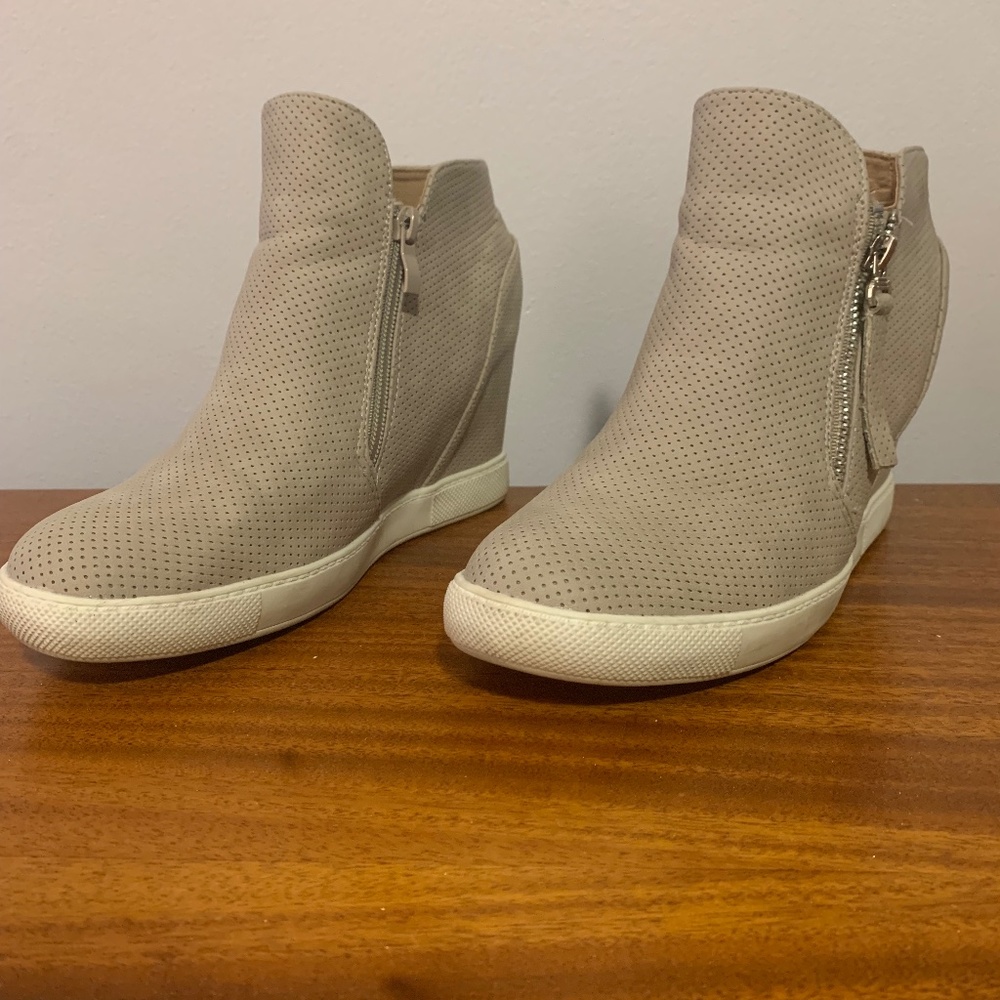 Size 10 Sneaker wedges